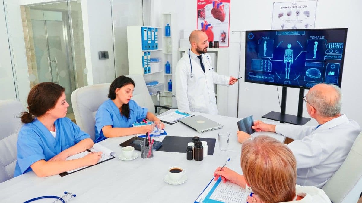 Healthcare Hospitals, Clinics & Wellness